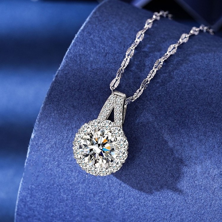 [Hàng có sẵn phong cách mới] Vòng cổ kim cương đơn vàng 18K Vòng cổ Moissanite siêu Flash Mặt dây chuyền bạc Sterling Không phai màu Siêu nhấp nháy Giữ màu Vòng cổ kim cương đơn Mặt dây chuyền bạc nữ Ánh sáng Phụ kiện chuỗi xương đòn sang trọng Cao cấp-
