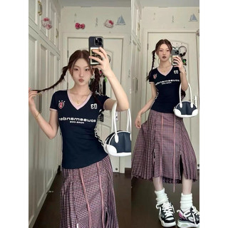 Áo Babytee Croptop Rót Tay Cổ V 03 huy hiệu