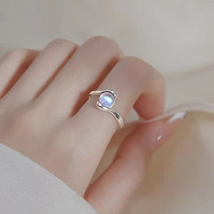 Nhẫn nữ đá mặt trăng điều chỉnh kích thước, phong cách tối giản và sang trọng bán chạy