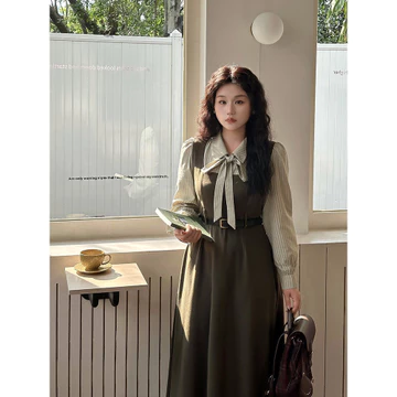 【Bess's house-bigsize】váy tiểu thư sang chảnh，váy nữ bigsize，váy đẹp cho nữ sang chảnh，váy sang chảnh，Hơi Quá Khổ Bé Gái Xanh Preppy Phong Cách Mori Đầm Nữ Giả Hai Mảnh Tay Dài Eo-Tight Oversize Bao
