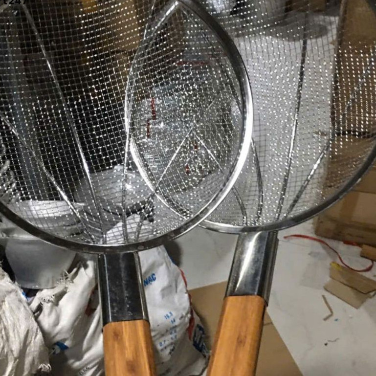Chao lì vợt lưới inox cán trúc đủ  size . inox không rỉ cán cầm chắc tay