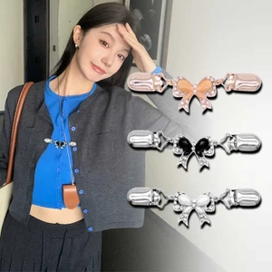 Khóa khăn quàng cổ mắt mèo hình bướm thời trang châu Âu và Mỹ dành cho nữ Khăn quàng cổ đa năng Kẹp nỉ Áo len chống lộ Trâm cài