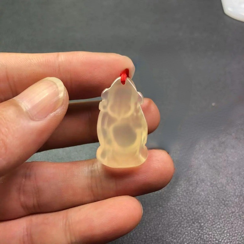 Mặt dây chuyền băng tự nhiên Chalcedony Mã não Mini Thần tài Phụ nữ Mặt dây chuyền tinh tế