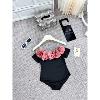 10-30kg Bộ bơi hoa hồng trễ vai QT cho bé gái