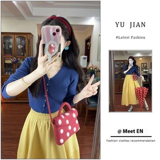 Váy cao cấp thiết kế hoạt hình cổ điển ôm sát, phù hợp đan top