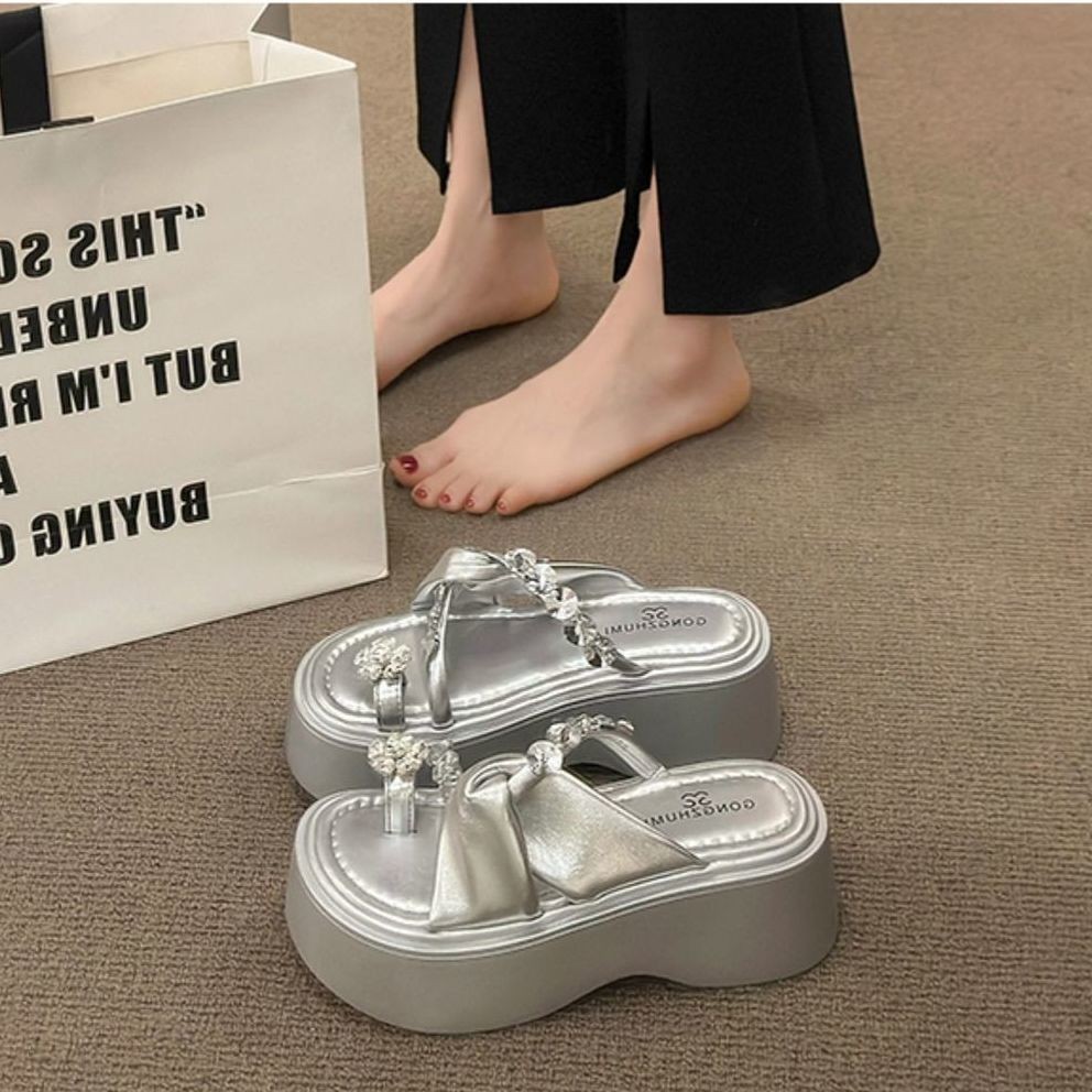 Muffin Đế Dày Tăng Chiều Cao Dép Nữ Mùa Hè Mặc Ngoài 2024 Phong Cách Mới Với Váy Thời Trang Set-Toe Kim Cương Giả Cao Gót 24.11.