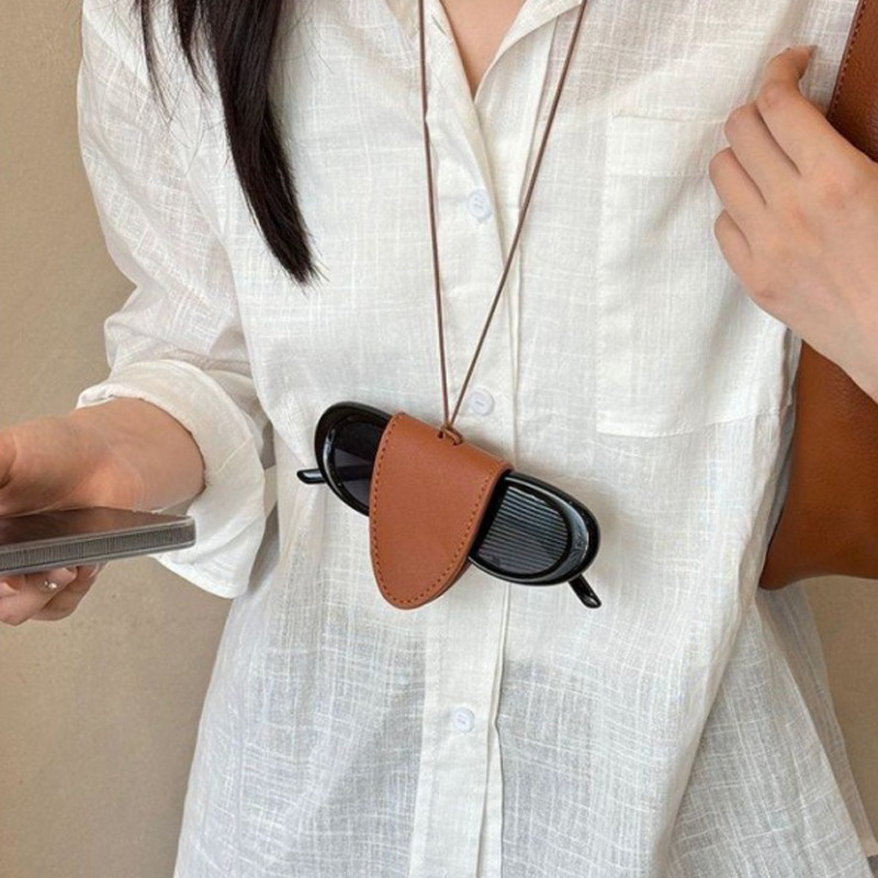 【coco】 Da Necklace kính Clip treo cổ đóng cửa túi xách tay kính mát