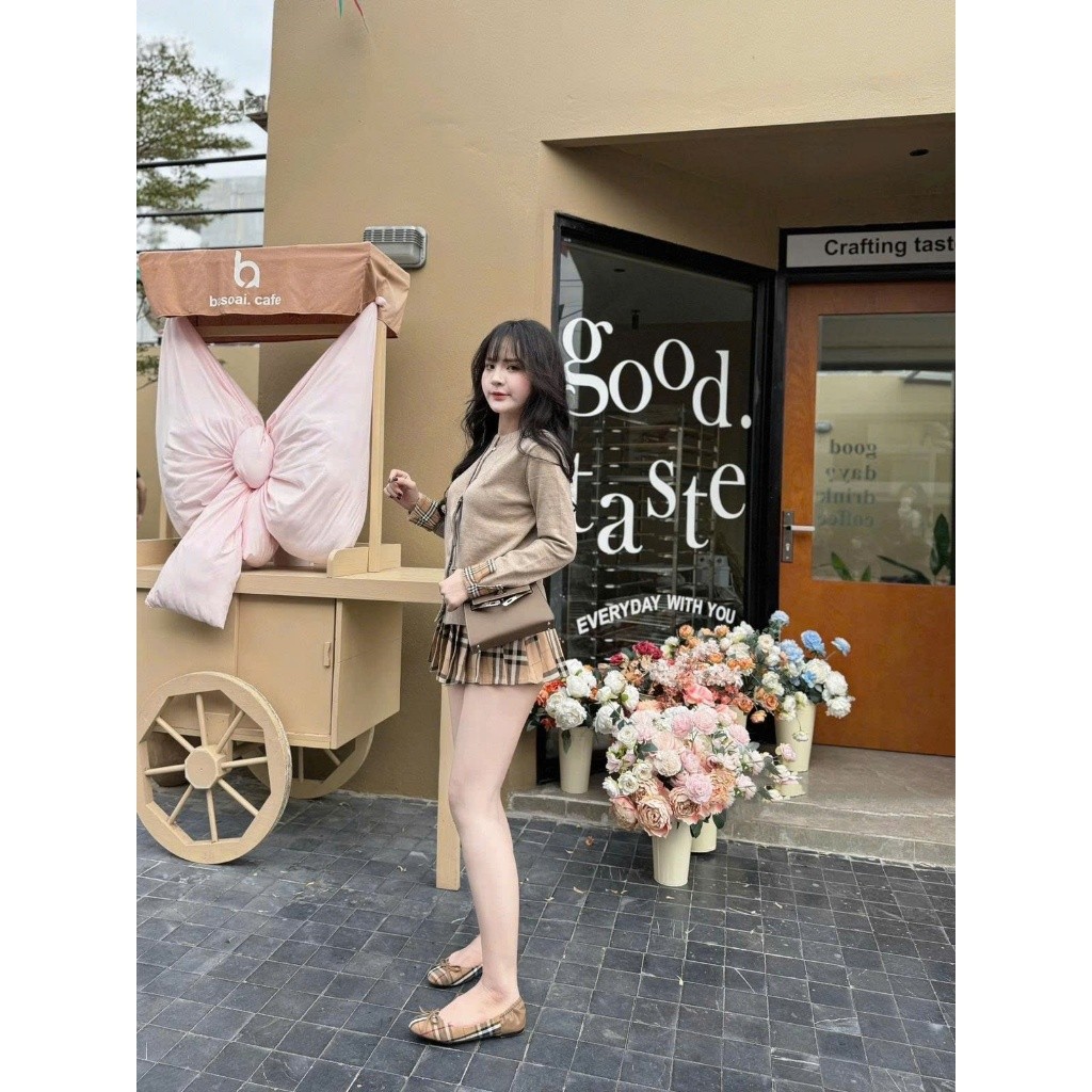 Set Áo Len Cổ Tay Kẻ BR KCloset Mix Chân Váy Xếp Ly BR Dày Dặn Nữ Tính