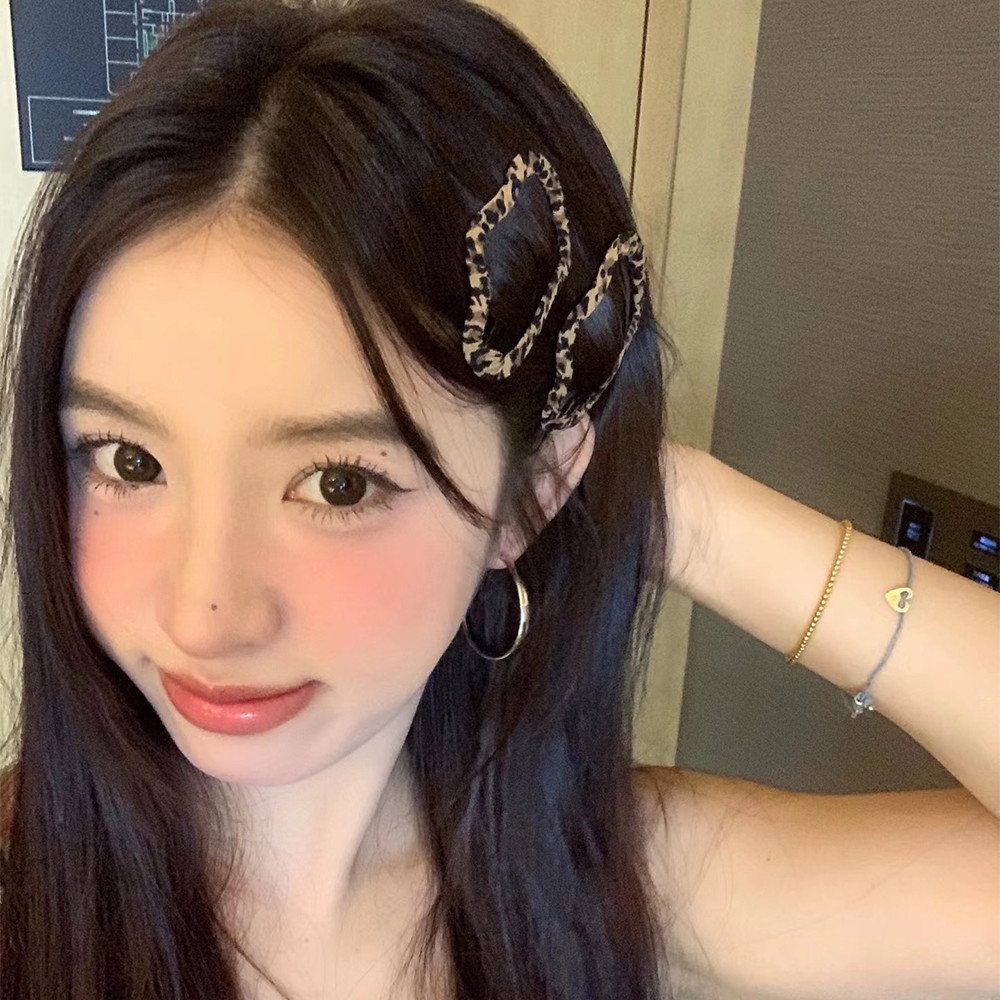 1 Cặp Kẹp Tóc Da Báo Retro - Kẹp BB Side Bangs - Kẹp Tóc Hình Đám Mây Tam Giác Nữ - Phụ Kiện Tóc Bé Gái Phổ Biến - Thanh Lịch Ngọt Ngào Hàn Quốc Dễ Thương