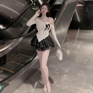Set áo THUN TĂM tay dài lệch vai vạt nhọn mix chân váy xòe 2 tầng có quần bảo hộ - Hân Linh