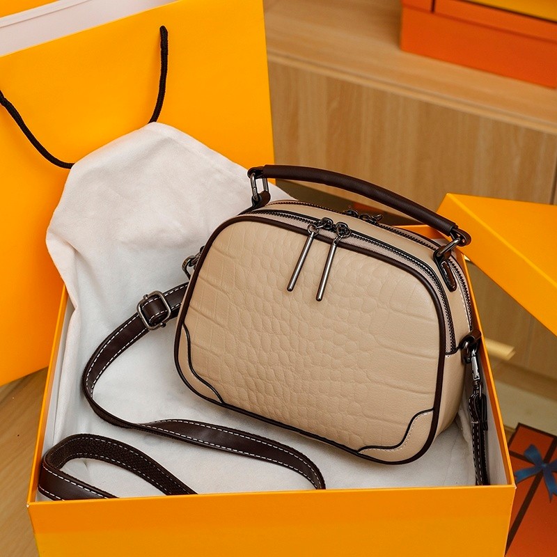 New Women's Genuine Leather Crossbody Bag, Wide Shoulder Strap, Single Shoulder Mom Bag, Fashionable First Layer Cowhide, Large Capacity Handbag, Small Square Bag