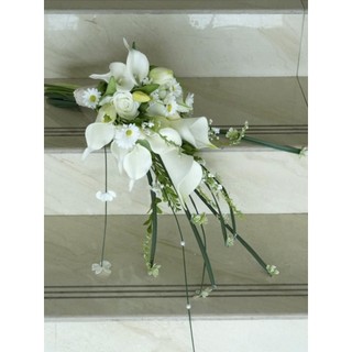 Bó hoa cưới bó hoa thác nước calla lily  phong cách Hàn quốc sang trọng CEVERIA C0266