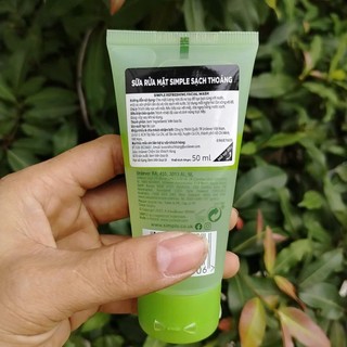 Combo 3 món du lịch tiện lợi : 1 Chai nước tẩy trang 100ml + 1 sữa rửa mặt 50g + 1 Bông tẩy trang 30 miếng