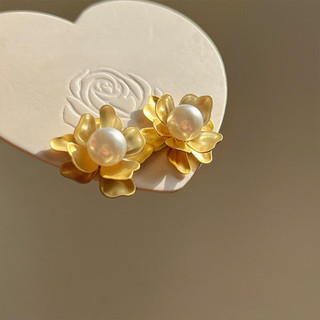 Mới Ba Chiều Camellia Ngọc Trai Bông Tai Tính Khí Thanh Lịch Hoa Ánh Sáng Sang Trọng Pháp Tính Khí Retro Bông Tai Hoa Nữ