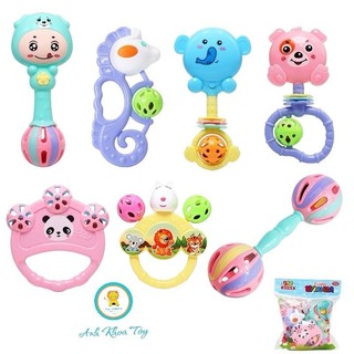 Bộ đồ chơi lục lạc, xúc xắc 7 món cầm tay hình các nhân vui nhộn dành cho bé, giúp bé tập cầm nắm
