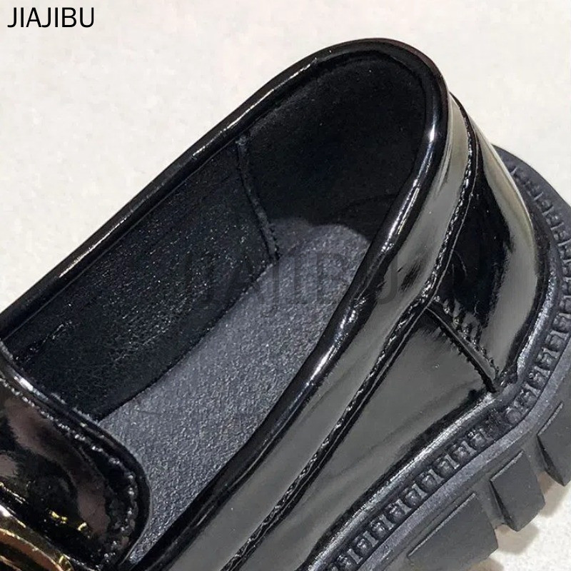Giày Da Nhỏ Mũi Tròn Chống Trượt Phong Cách Anh Có Gót Dày Giày Lười Slip-on Giày Đi Học Màu Đen Giày Trẻ Em Thời Trang Korean Fashion Metal Buckle Platform Mary Jane Shoes Cute Girls Lace-up Cosplay Doll Shoes Giày Lolita Đế Mềm Phong Cách Retro Nhật Bản