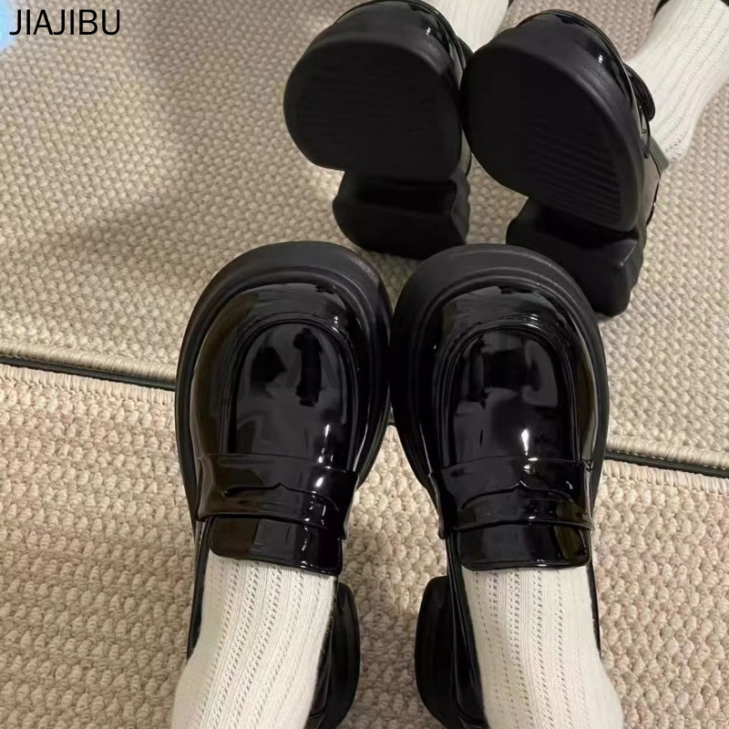 Size 35-45 Giày Nữ Cỡ Lớn Giày Đi Học Cao Gót Màu Đen Phong Cách Học Sinh Giày Da Nhỏ Kiểu Dáng Phong Cách Anh Quốc Đế Dày Chống Trượt Kiểu Dáng Lolita Korean Fashion Platform Cosplay Slip-on Platform Mary Jane Shoes Retro Japanese JK Uniform Doll Shoes