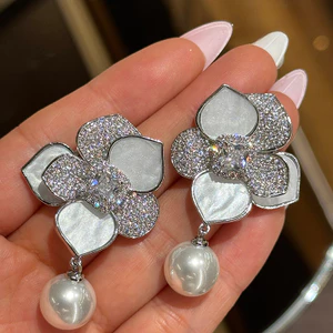 Nhẹ nhàng Tính khí sang trọng Bông tai ngọc trai Zircon hoa thời trang đẹp