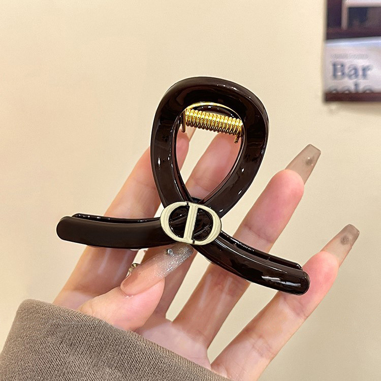 Kẹp cổ điển Kẹp cá mập nữ