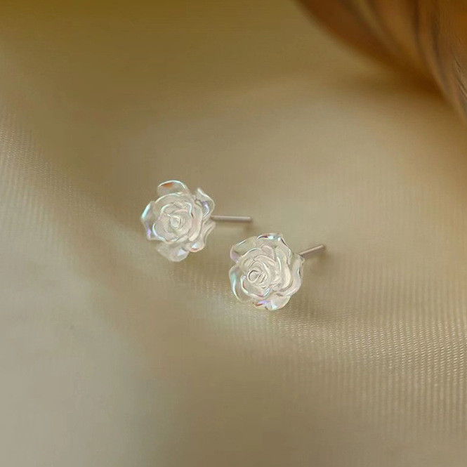 Bông Tai Camellia Trắng Phù Hợp Với Nữ Thời Trang Hoa Nhỏ