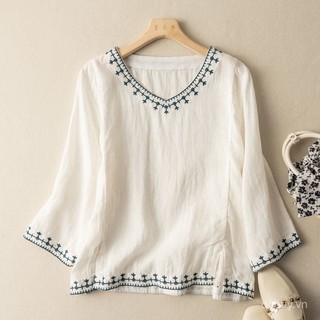 2025 Áo blouse thêu cotton lanh tay ba phần tư cổ V phong cách dân tộc nghệ thuật retro cho phụ nữ mùa hè