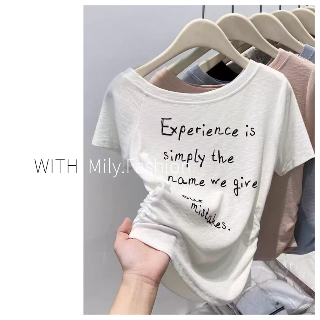 Milyfashion Cotton Nguyên Chất Slanted Vai Mùa Hè In Chữ Ngắn Tay Slim-Fit Áo Thun Không Đều Nẹp Rộng Ôm Hơn Nhìn Ngắn Top