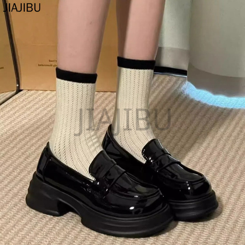 Size 34-45 Giày Nữ Cỡ Lớn 44 Giày Da Nhỏ Mũi Tròn Chống Trượt Phong Cách Anh Có Gót Dày 43 Giày Lười Slip-on Giày Học Sinh Cao Gót Màu Đen Korean Fashion Platform Mary Jane Shoes Retro Casual Soft-soled Cosplay Doll Shoes Giày Lolita Đồng Phục JK Nhật Bản