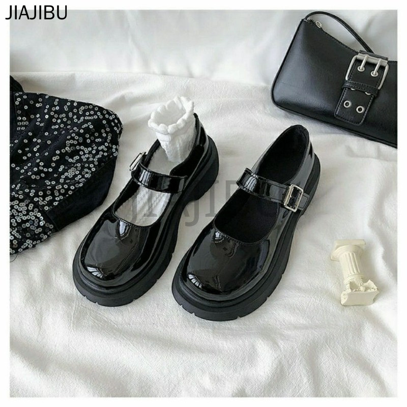 Size 35-44 Giày Nữ Cỡ Lớn Giày Đi Học Mũi Tròn Màu Đen Đế Dày Chống Trượt Phong Cách Trường Học Anh Cổ Điển Korean Fashion Casual Patent Leather Platform Mary Jane Shoes Giày Da Lolita JK Nhật Bản Màu Lì French Soft Sole Cosplay Doll Shoes Giày Khiêu Vũ