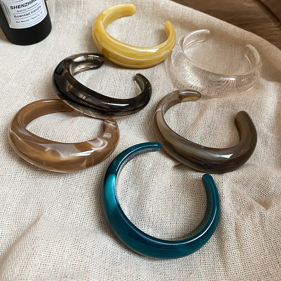 Vòng tay mở hình học nhòe Acrylic nhẹ nhàng sang trọng và dễ kết hợp với vòng tay cổ điển phụ kiện cầm tay thời trang