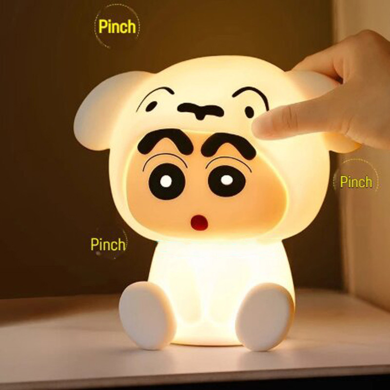 Cảm Ứng Cảm Giác Crayon Shin-Chan Đèn Ngủ Mềm Mại Dễ Thương Hai Tốc Độ Có Thể Điều Chỉnh Pat Đèn Phòng Ngủ Đầu Giường Đèn LED Trang Trí Bàn Làm Việc