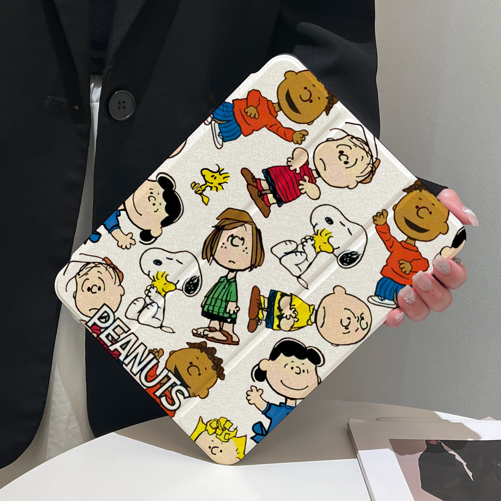 Vỏ Snoopy xoay 360 độ gen7 gen8 gen9 10.2 hộp đựng cho iPad2024 air6 11inch 20 / 21Pro11Air3 / 4 / 5 10.9 gen10 2022 Air1 / 2 gen5 gen6 9.7 Vỏ bảo vệ có khe cắm bút