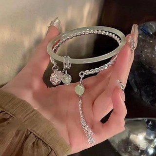 Vòng tay phong cách cổ đại Trung Hoa có chuông và tua rua, sang trọng và tinh tế
