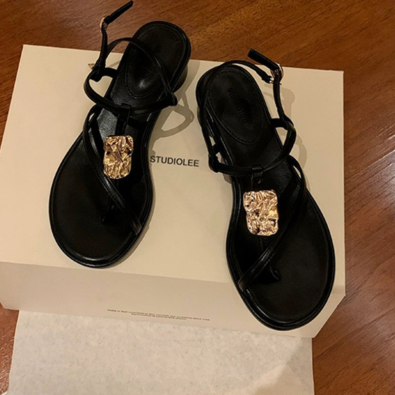 Giày Nữ Kích Thước Nhỏ 31 32 33 Phong Cách Ngày Lễ Dây Đeo Mỏng Flip-Toe Khóa Kim Loại Dày Gót Sandal Nữ Mùa Hè Thoải Mái Chống Trơn Trượt MAY16
