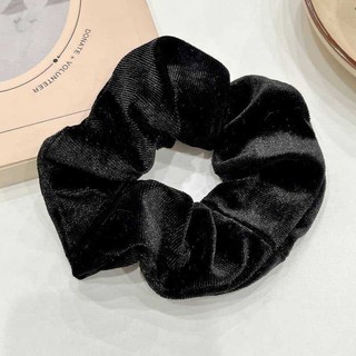 Cột Tóc Vải Scrunchies nhung màu đen  vải nhung mềm mại, có độ bóng nhẹ