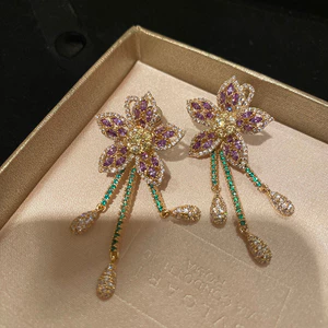 Bông Tai Zircon Phong Cách Hàn Quốc Với Thiết Kế Tua Rua Thả Nước Tinh Tế
