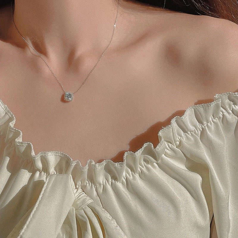 Thời Trang Vuông Zircon Vòng Cổ Thép Titan Không Phai Màu Nữ Mặt Dây Chuyền Độc Đáo Tất Cả Trận Đấu Dây Chuyền Xương Đòn