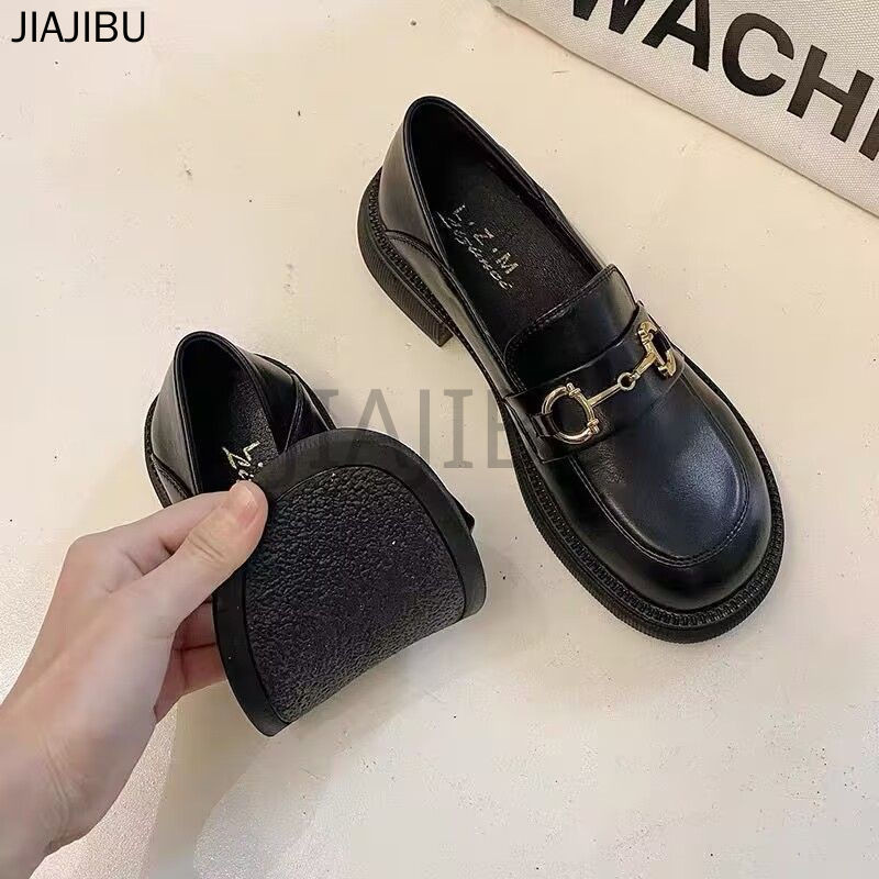 Size 35-43 Giày Da Nhỏ Mũi Tròn Thông Thường Kiểu Anh Có Gót Dày Giày Nữ Cỡ Lớn 42 Giày Lười Slip-on Giày Đi Học Màu Đen Korean Fashion Platform Lolita Mary Jane Shoes Retro JK Uniform Cosplay Doll Shoes Giày Công Chúa Đen Mờ Nhật Bản Giày Khiêu Vũ