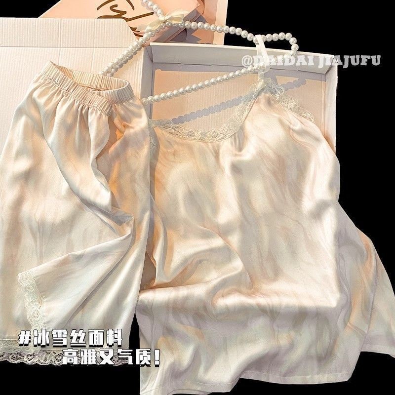 Băng Ruy Băng Ngực Miếng Lót Sling Phù Hợp Với Bộ Đồ Ngủ Nữ Mùa Hè Váy Ngủ Sling Quần Short 2025 Mới Gợi Cảm Ở Nhà Quần Áo