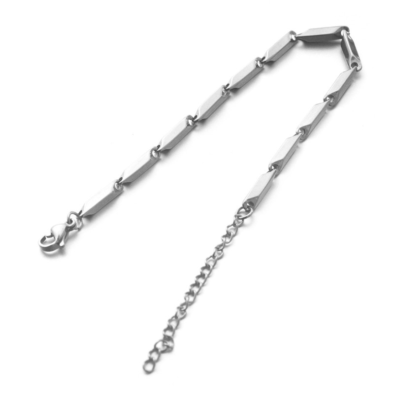 Vòng tay nữ thép Elega bền đẹp, chiều dài điều chỉnh được, phù hợp làm quà tặng hoặc sử dụng hàng ngày.
