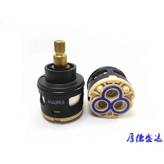 Vòi hoa sen Hyre Vòi phun nước Lõi van chuyển mạch ba tốc độ Vòi có thể điều chỉnh Vòi mưa cố định đơn