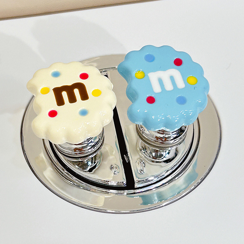✪[6480 Người Đã Thu Thập] Nút nhấn vệ sinh bánh quy M&M dễ thương nghệ thuật móng tay đặc biệt cao cấp sáng tạo trang trí nút xả nước nhà vệ sinh FXIE