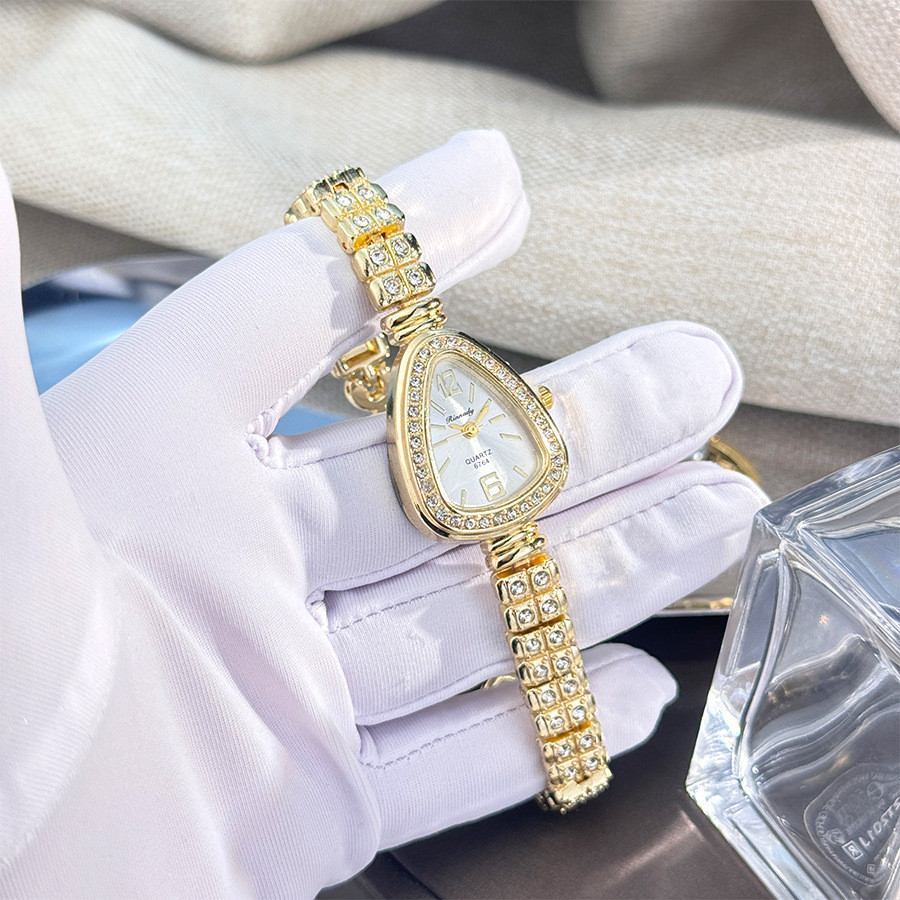 Đồng hồ nữ thời trang Đồng hồ nữ Tam giác kim cương dát kim cương phong cách châu Âu và Mỹ