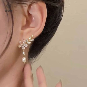 Bông Tai Kim Cương Giả Lá Tinh Tế, Phù Hợp Làm Trang Sức Tiệc Cưới Cho Cô Dâu