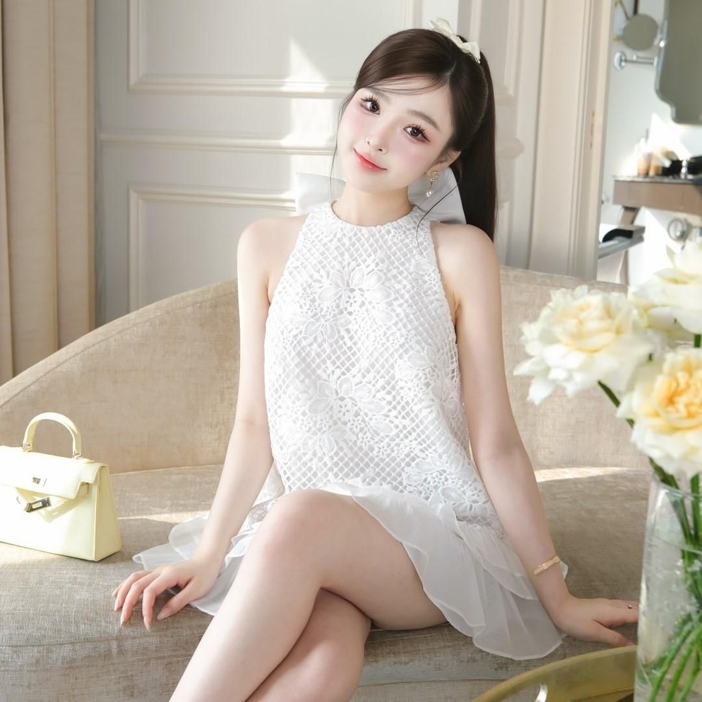 Đầm KHIẾT form suông ren hoa trắng kèm charm nơ bản to cài sau váy xinh xắn đi chơi dạo phố KD140