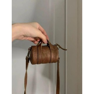 Túi Mini đeo chéo một vai hình trụ tinh tế màu nâu cổ điển