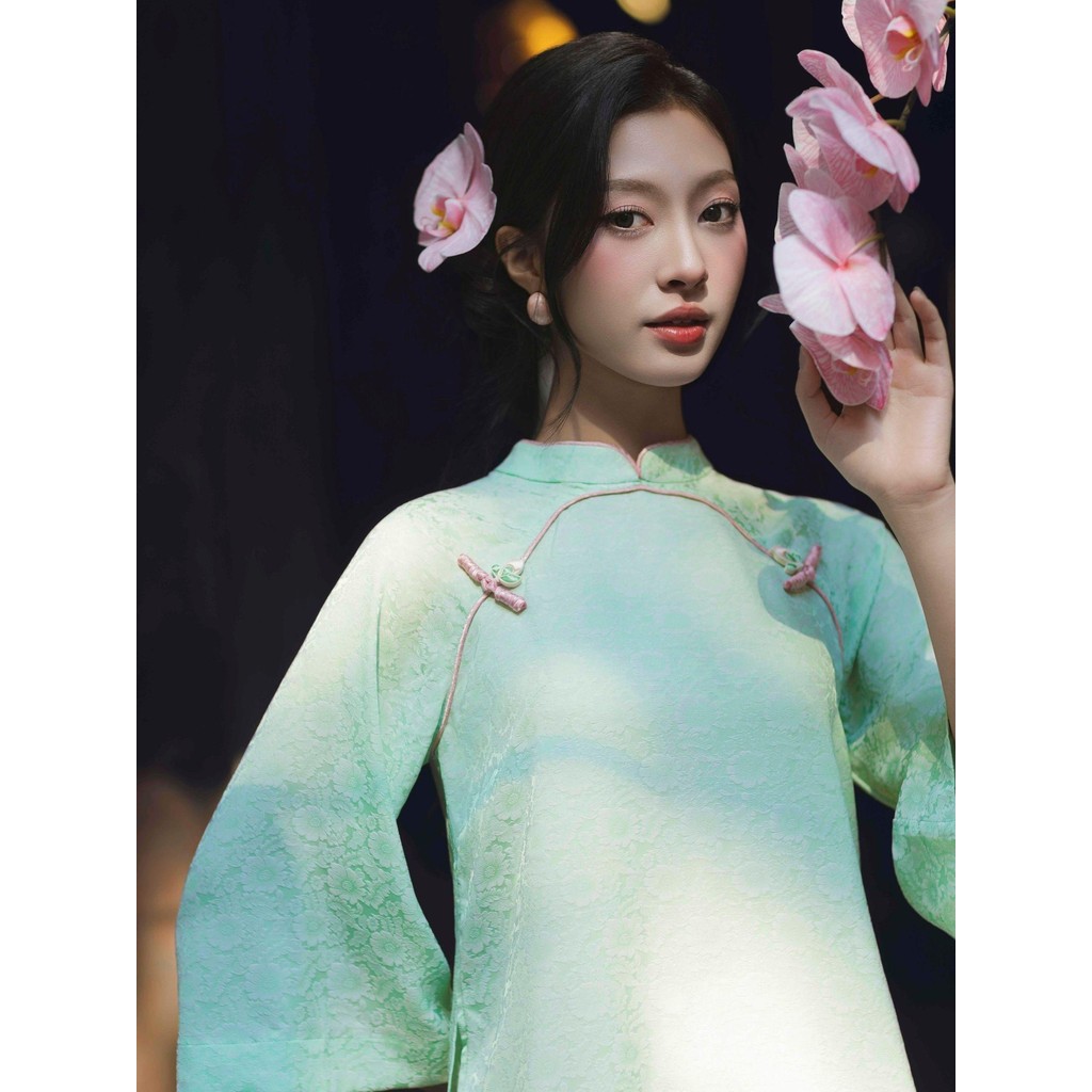 Ảnh JOVEN Áo Dài Nữ Minh Khuê Cổ Trụ Họa Tiết Hoa Chìm Trên Bề Mặt Thanh Lịch (KHÔNG KÈM QUẦN) 2