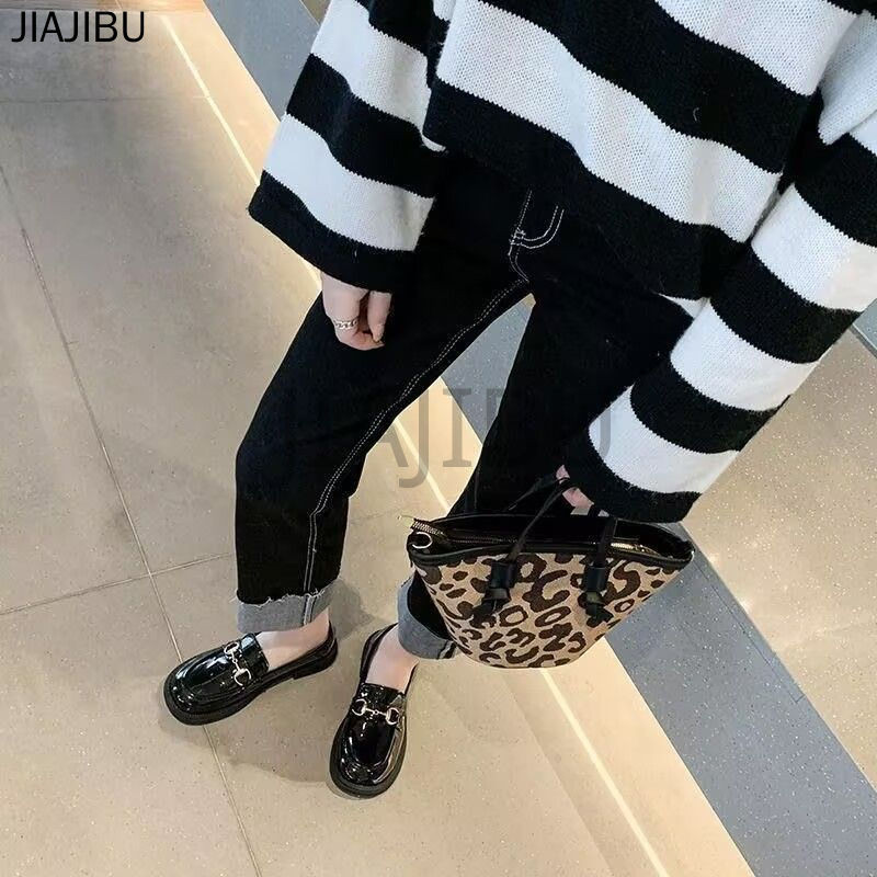 Size 35-43 Giày Da Nhỏ Mũi Tròn Thông Thường Kiểu Anh Có Gót Dày Giày Nữ Cỡ Lớn 42 Giày Lười Slip-on Giày Đi Học Màu Đen Korean Fashion Platform Lolita Mary Jane Shoes Retro JK Uniform Cosplay Doll Shoes Giày Công Chúa Đen Mờ Nhật Bản Giày Khiêu Vũ