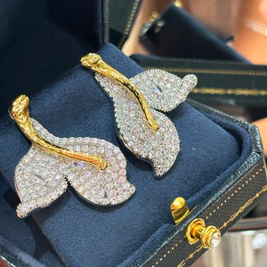 Tính khí đẹp Phong cách mới Bông tai đuôi cá Zircon khí chất thời trang
