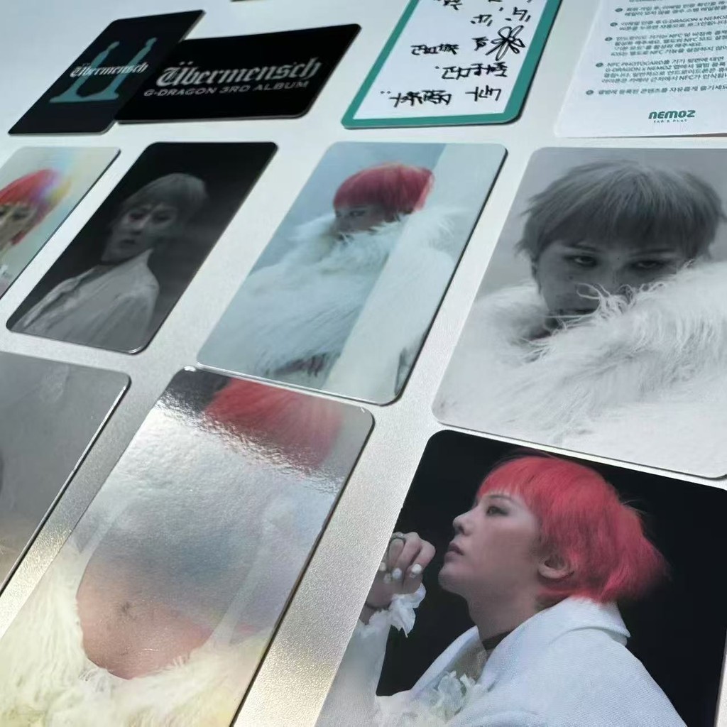 Album ảnh album thứ 3 của G-Dragon Übermensch ver