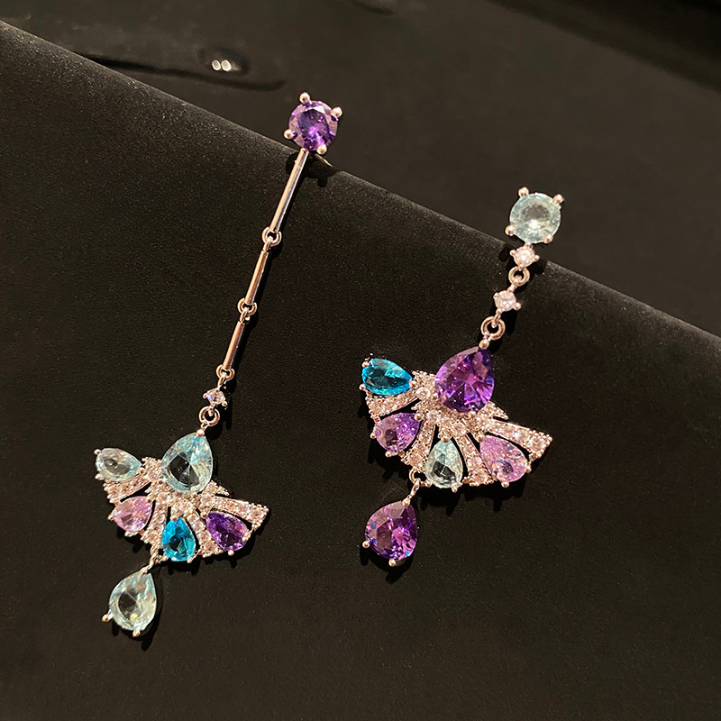 Bông tai tua rua bất đối xứng Zircon đầy màu sắc